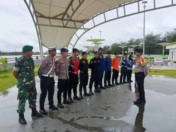 Sinergitas TNI–Polri dan Stakeholder Dalam Apel Gabungan PAM Nataru, Wujudkan Lingkungan Yang  Aman Dan Kondusif