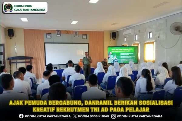 Ajak Pemuda Bergabung, Danramil Berikan Sosialisasi Kreatif Rekrutmen TNI AD Pada Pelajar