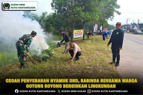 Cegah Penyebaran Nyamuk DBD, Babinsa Bersama Warga Gotong Royong Bersihkan Lingkungan