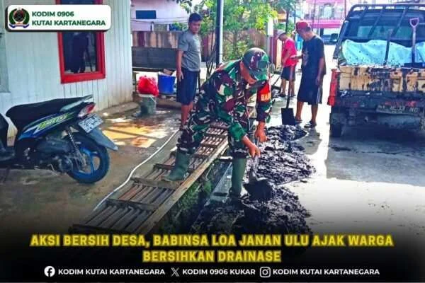 Aksi Bersih Desa, Babinsa Loa Janan Ulu Ajak Warga Bersihkan Drainase