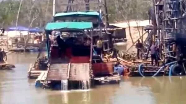 KIKI MEWO ALIAS KIKI DISOROT! PETI DIDUGA TETAP BEROPERASI—WILSON LALENGKE MURKA, APARAT DIMINTA DICOPOT