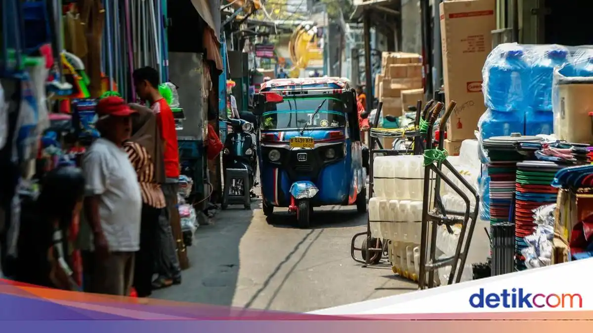 Bajaj Jakarta Bertahan di Tengah Menyusutnya Penumpang dan Ketatnya Persaingan