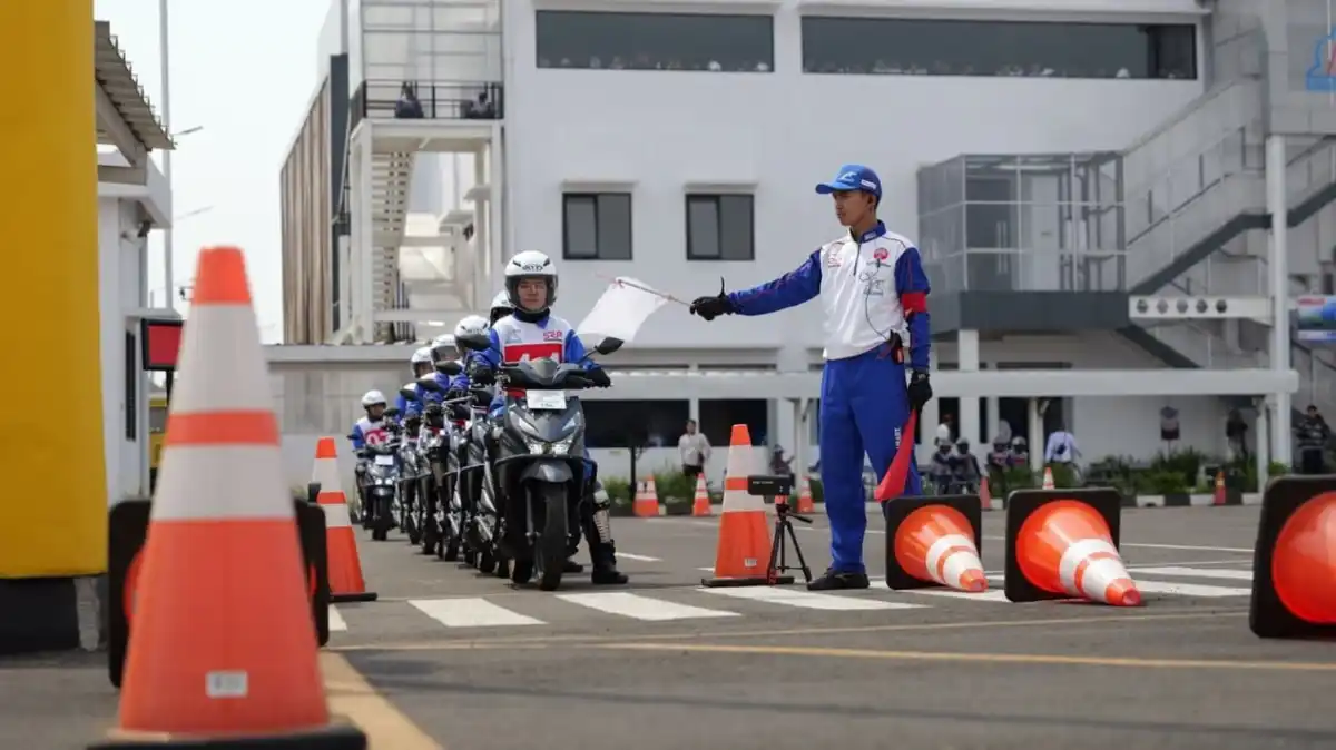 Uji Keterampilan Berkendara Aman Libatkan 570 Pelajar dan Guru di Semarang