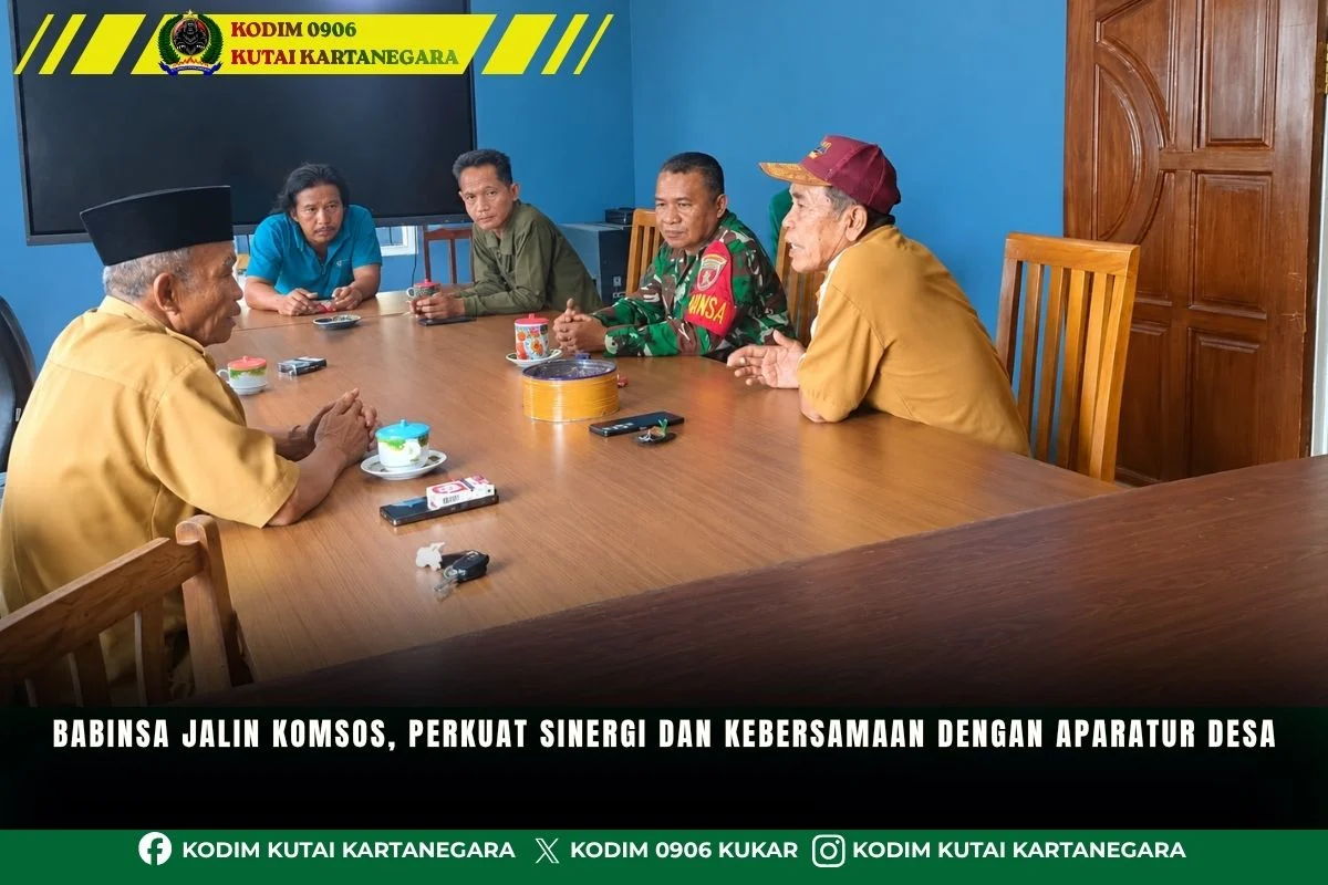 Babinsa Jalin Komsos, Perkuat Sinergi dan Kebersamaan dengan Aparatur Desa