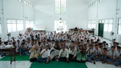 Soeprawiro dan Tim UPNVJT Gelar Edukasi Pencegahan Perilaku Seksual Berisiko bagi Remaja Surabaya
