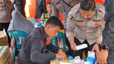 Dari Posko hingga Pintu Rumah, Polri Hadir Pastikan Layanan Kesehatan Warga Terdampak Bencana di Kala Segi Aceh Tengah