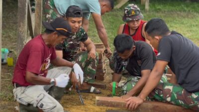 Dari Tering Lama untuk Masa Depan, TNI dan Warga Satukan Tenaga Bangun Sumber Air