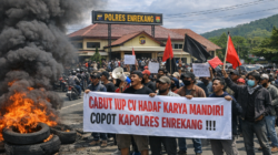 Aliansi Masyarakat Lingkar Tambang Gelar Aksi di Depan Polres Enrekang, Desak Pencabutan IUP CV Hadaf Karya Mandiri