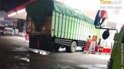 AKTIVITAS MALAM DI SPBU 74.90208 MAKASSAR DISOROT, DIDUGA ADA POLA PENGISIAN TAK WAJAR