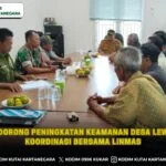 Babinsa Dorong Peningkatan Keamanan Desa Lewat Rapat Koordinasi Bersama Linmas