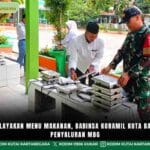Pastikan Kelayakan Menu Makanan, Babinsa Koramil Kota Bangun Kawal Penyaluran MBG