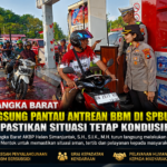 Kapolres Bangka Barat Turun Langsung Pantau Antrean BBM di SPBU Mentok, Pastikan Situasi Tetap Kondusif