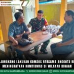 Babinsa Jongkang Lakukan Komsos Bersama Anggota BPD Untuk Meningkatkan Kamtibmas Di Wilayah Binaan