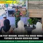 Lestarikan Pesut Mahakam, Babinsa Pela Edukasi Warga tentang Pentingnya Menjaga Kebersihan Sungai
