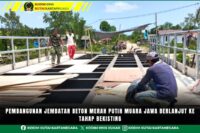 Pembangunan Jembatan Beton Merah Putih Muara Jawa Berlanjut ke Tahap Bekisting