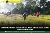 Babinsa Kerta Buana Kompak Bersama Warga Lakukan Gotong Royong Pembersihan Lapangan