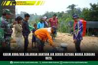 Kodim 0906/Kkr Salurkan Bantuan Air Bersih kepada Warga Bendang Raya