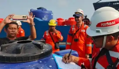 Bantuan Air Bersih PHE OSES Menjangkau Warga Pulau Kelapa yang Terdampak Kekeringan