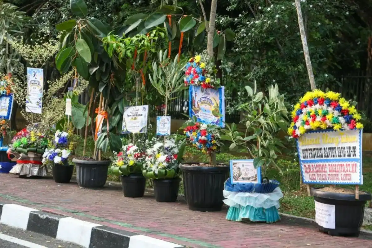 Tanaman Hidup Hadirkan Nuansa Hijau dalam Peringatan HUT Ke-26 Banten