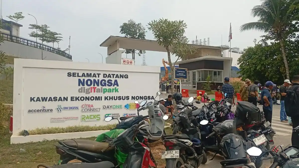Tiga Bulan Tanpa Aliran, Warga Sambau Blokade Nongsa Digital Park