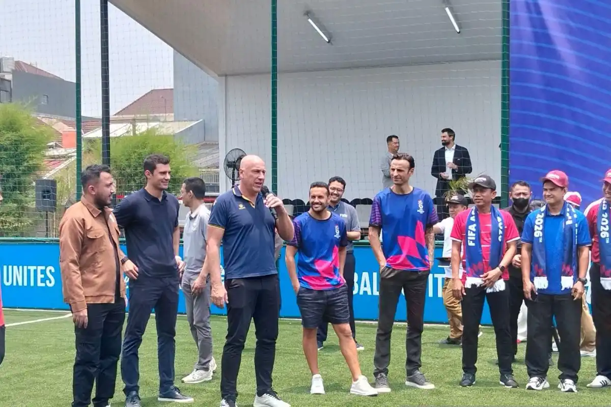 FIFA dan PSSI Resmikan Lapangan Baru serta Bagikan Sepatu Bola kepada Siswa di Jakarta