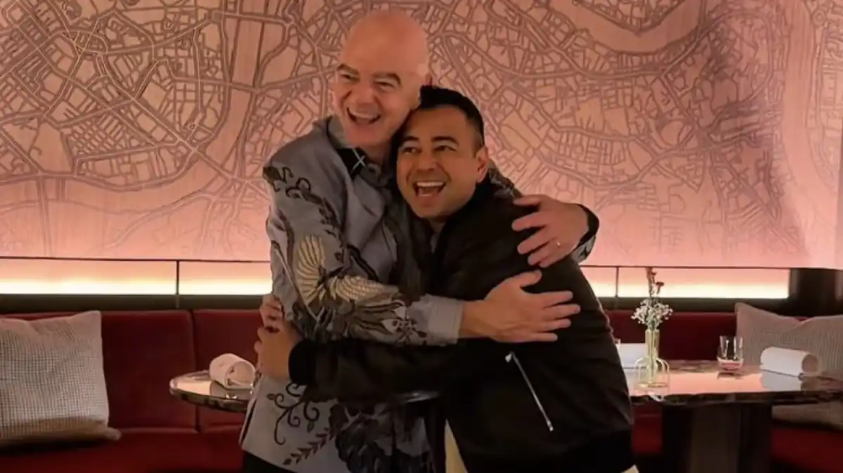 Raffi Ahmad Salto Saat Bertemu Gianni Infantino di Jakarta