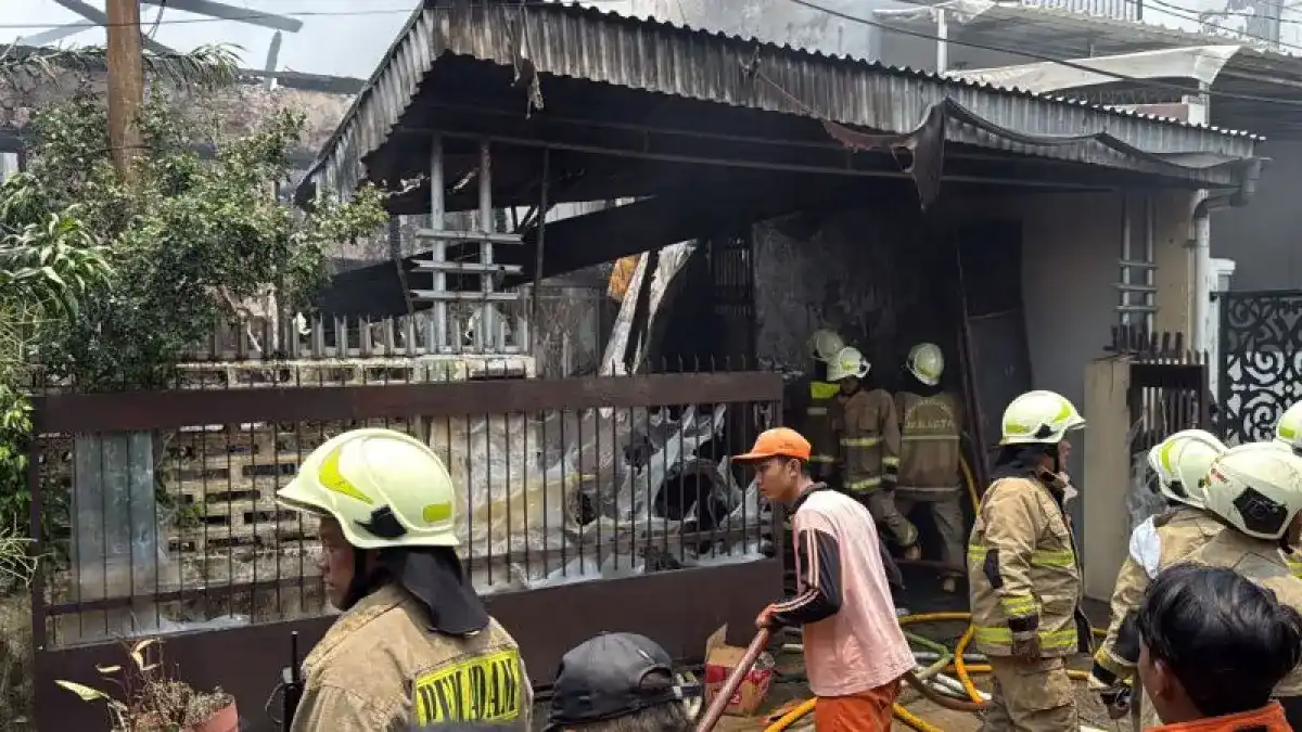 Kebakaran Rumah di Kayu Putih Tewaskan Dua Lansia