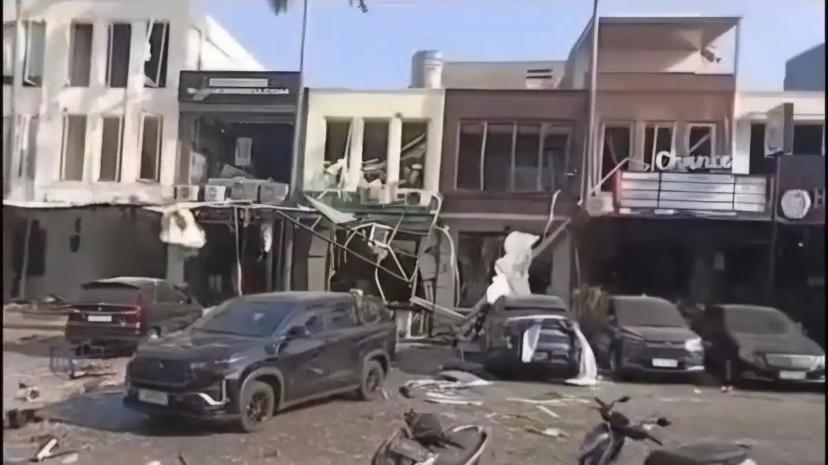 Ledakan Guncang Ruko San Antonio Surabaya, Lima Orang Dilarikan ke Rumah Sakit