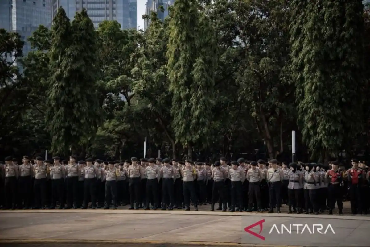 Polda Metro Jaya Kerahkan Ribuan Personel untuk Mengawal Aksi Buruh di DPR