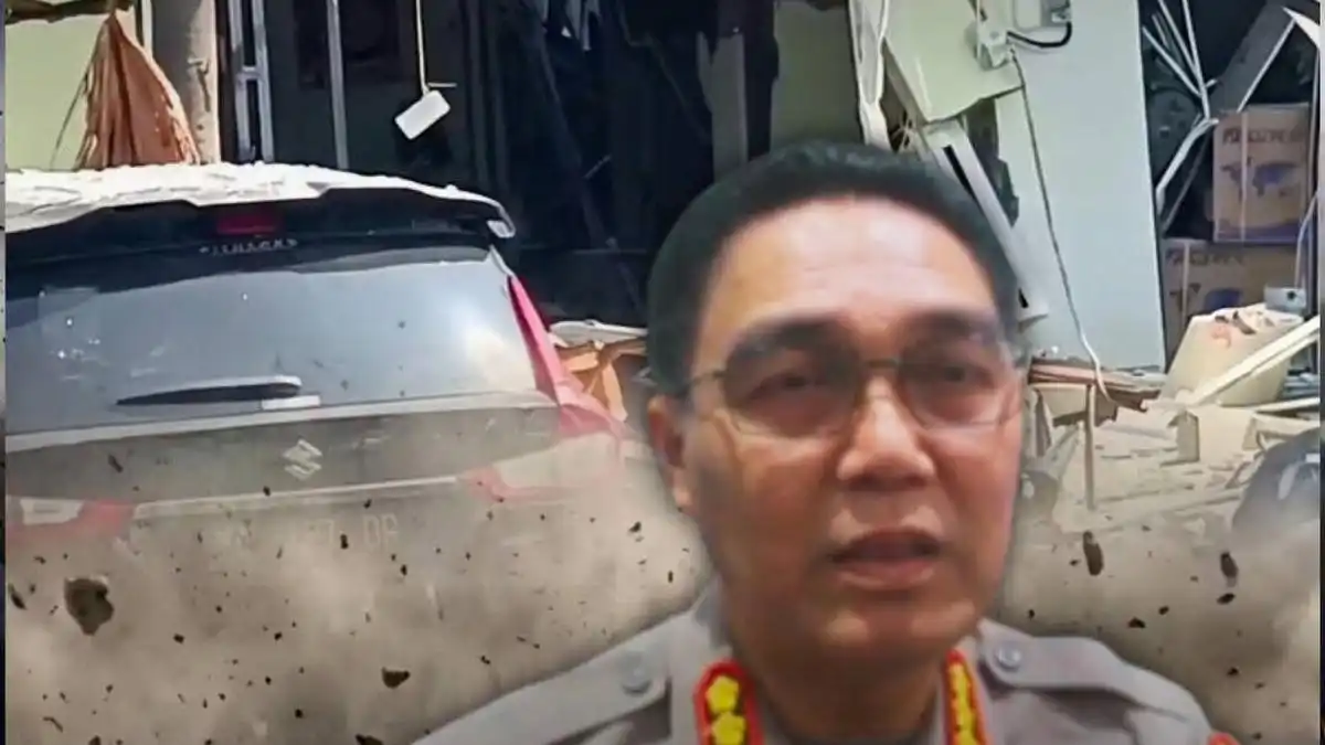 Sejumlah kendaraan di sekitar lokasi juga dilaporkan mengalami kerusakan