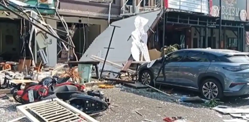 Ledakan di Pakuwon City Surabaya Merusak Puluhan Bangunan dan Kendaraan