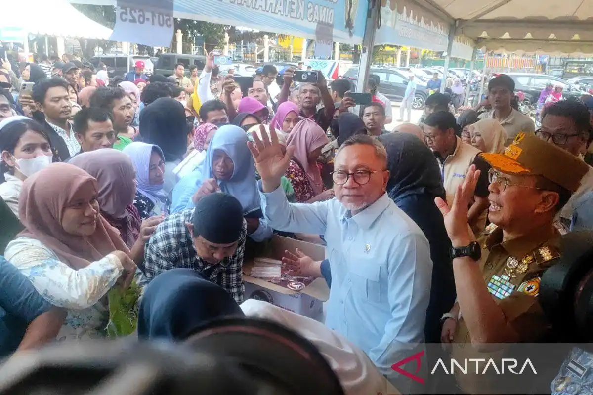 750 Paket Beras Disalurkan untuk Warga Kurang Mampu di Kendari