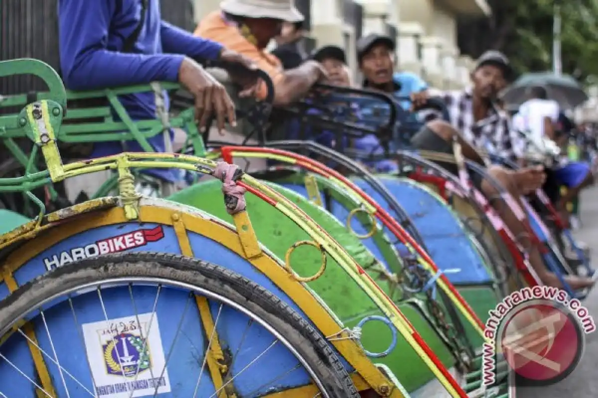 Pengemudi Becak Meninggal Setelah Tabrakan dengan Sepeda Motor di Cengkareng