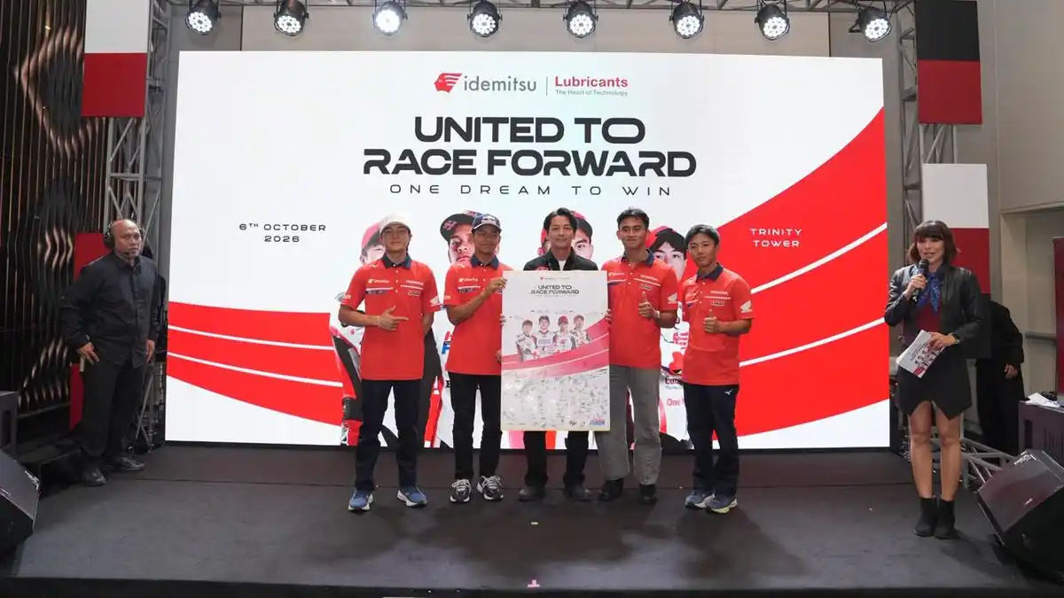 Mario Aji dan Veda Ega Sapa Penggemar Menjelang MotoGP Indonesia 2026