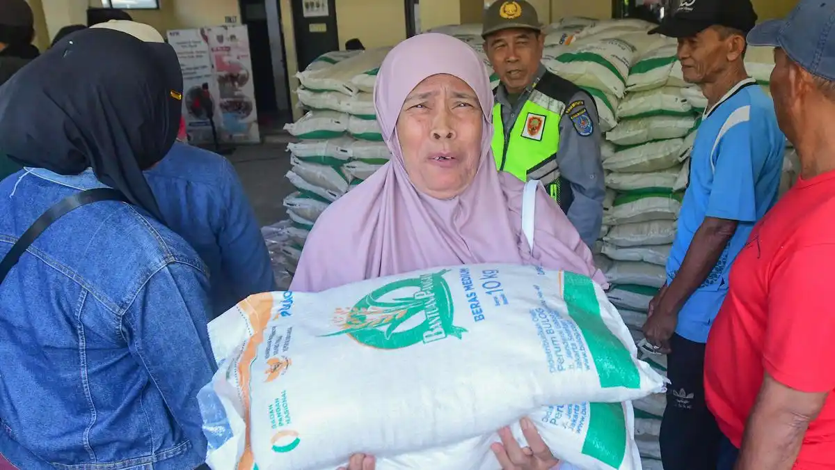 Puluhan Juta Masyarakat Desil 1-4 Bakal Terima Bantuan Beras Pemerintah