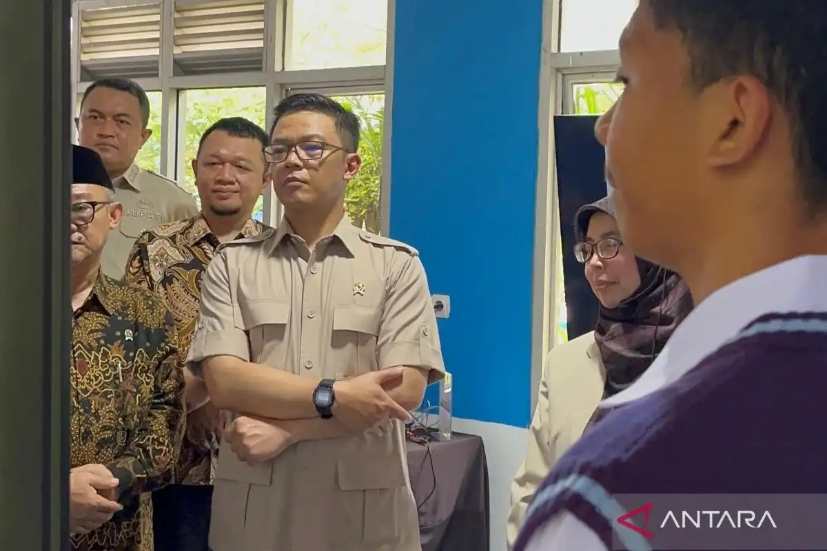 Pemerintah Menargetkan Papan Interaktif Digital Hadir di Setiap Kelas