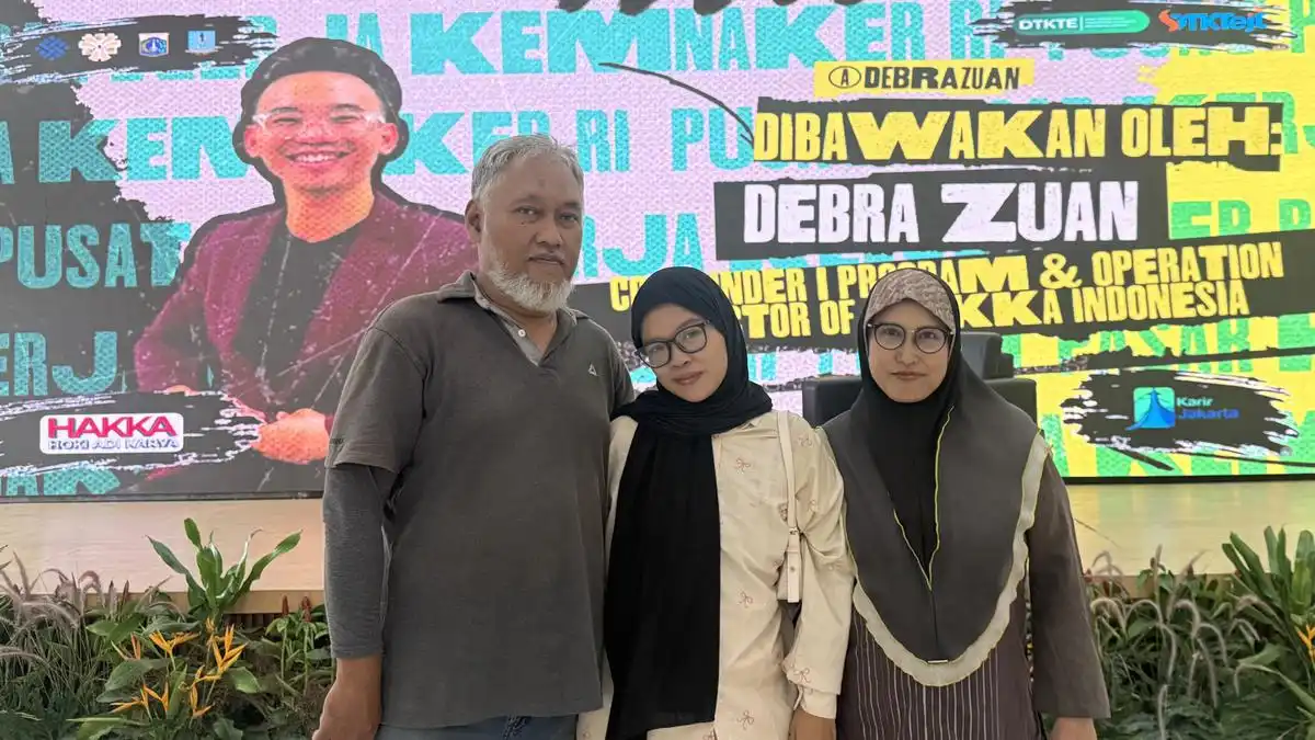 Genggaman Tangan Ayah di Gerbang Dunia Kerja Pertama Sang Putri
