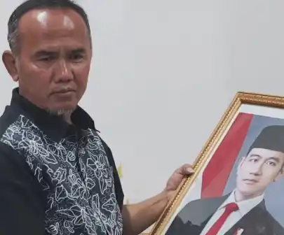 Jejak Rojab Asy’ari: Dari Jurnalisme hingga Wakil Ketua DPRD Sukabumi