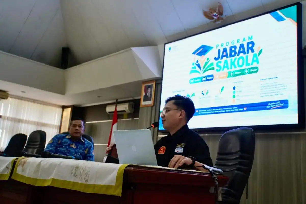 Jabar Sakola, Upaya Pemprov Jabar Cegah Putus Sekolah lewat Bantuan bagi Siswa Swasta