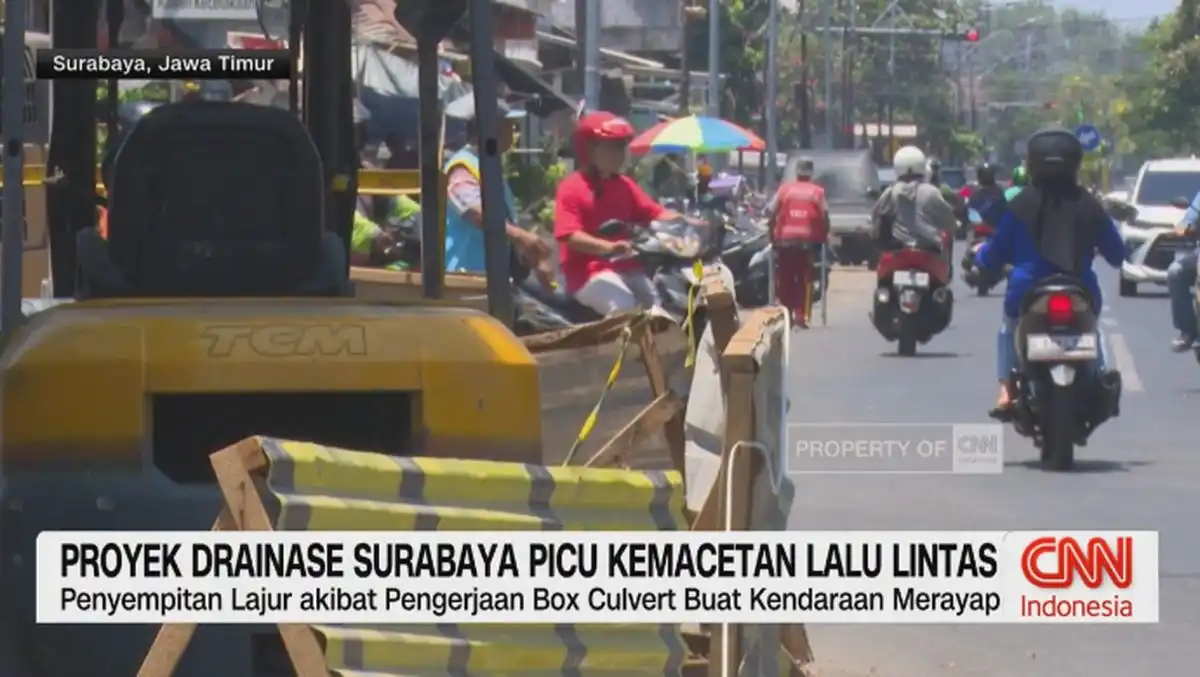 Pembangunan Drainase Surabaya Berimbas pada Kepadatan Jalan dan Polusi