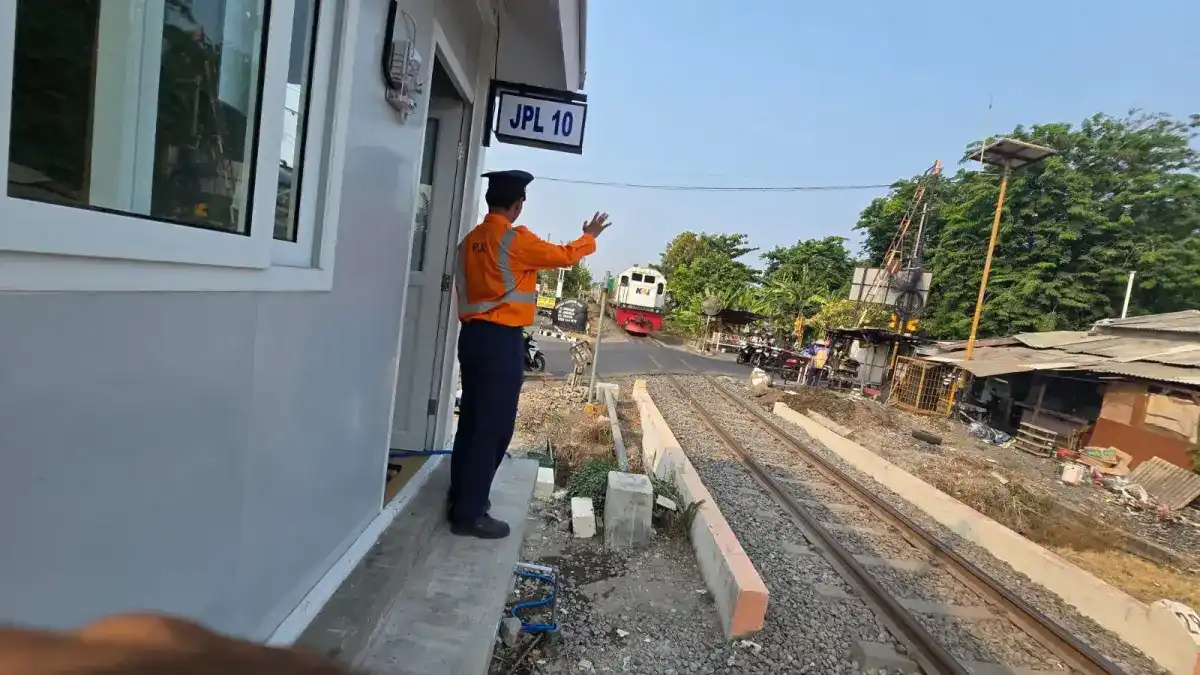 Tiga Pos Perlintasan Baru KAI Daop 8 Mulai Beroperasi di Surabaya