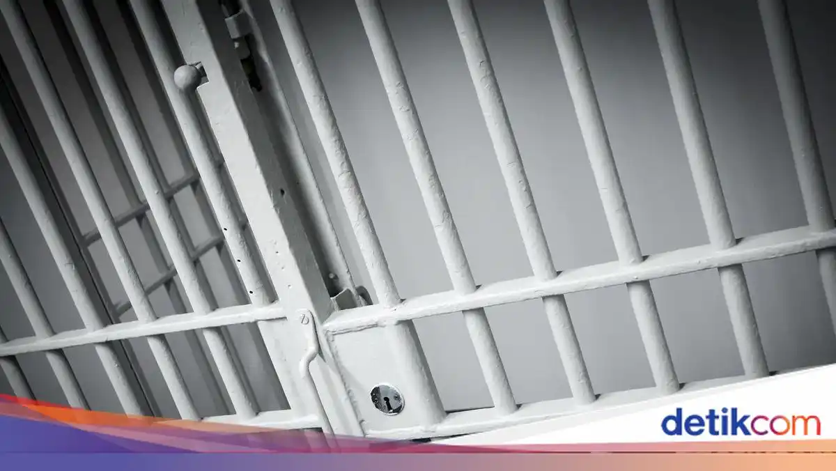 Polisi Tangkap Perempuan yang Diduga Mencuri Uang dan iPhone dari Apotek di Jakarta Barat