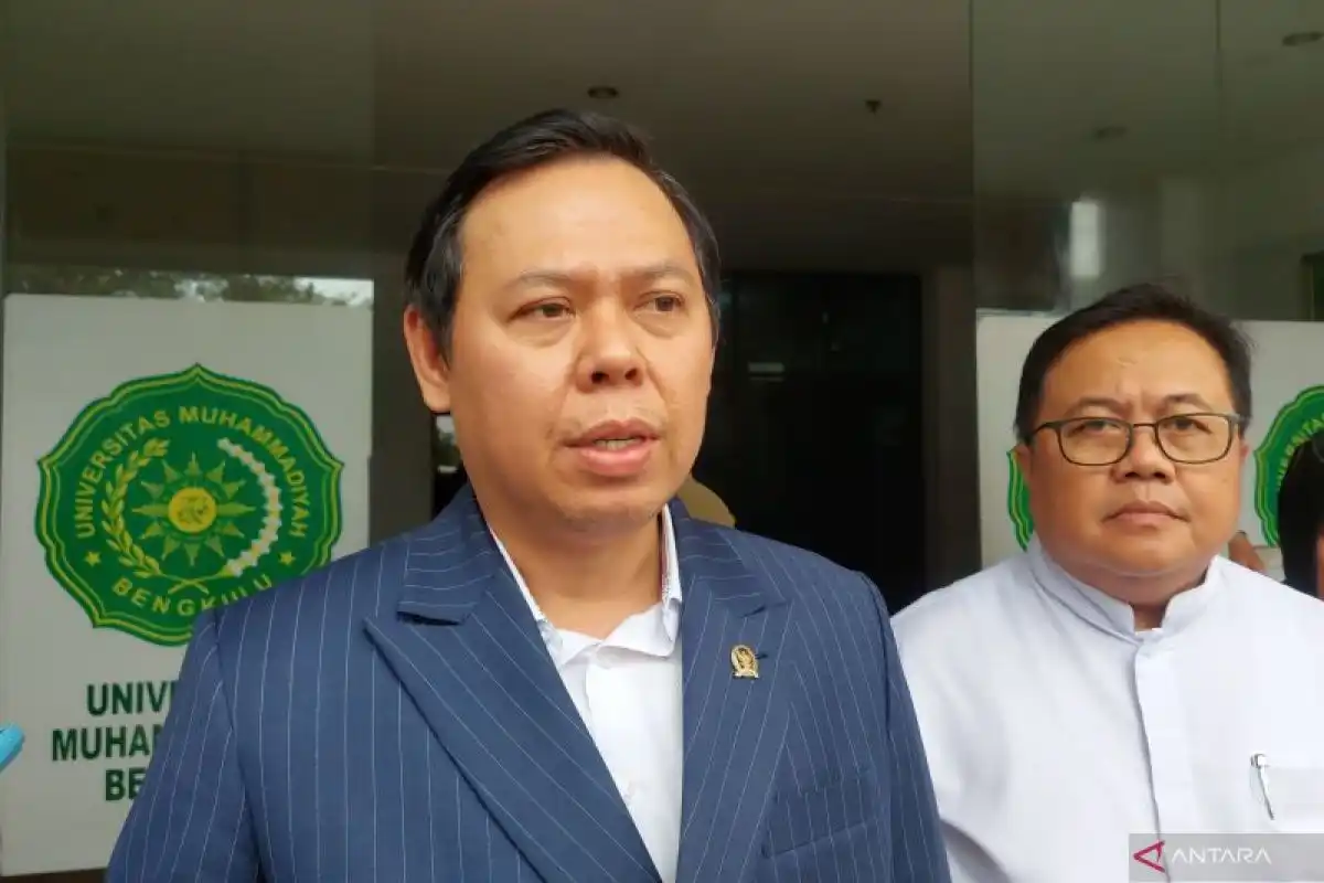 Sultan B. Najamuddin Mendorong Perkebunan Kelapa Masif di Pulau Enggano